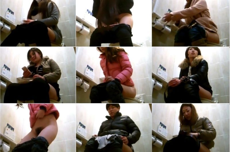 無修正　12月激安‼　気になるトイレの美人お姉さんの仕草